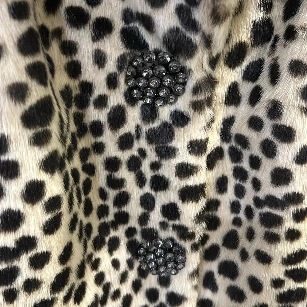 Cheetah or leopard faux fur coat - Picture 2 of 3